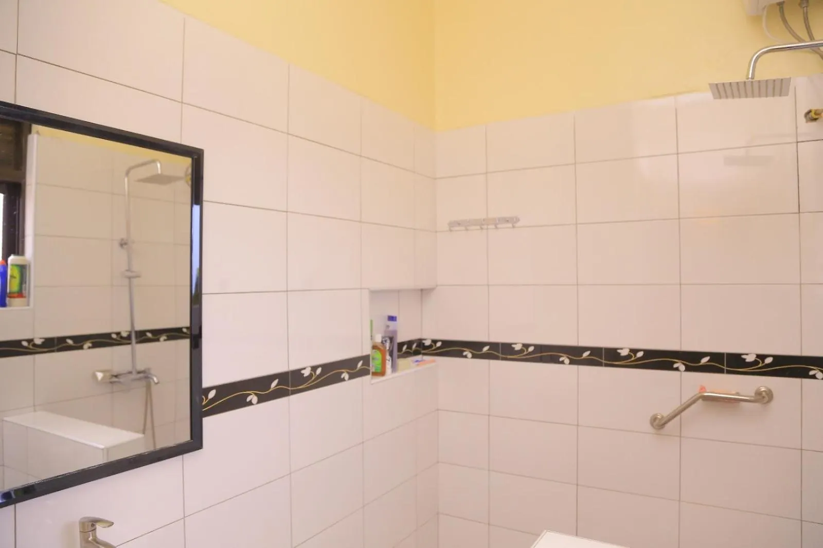 קמפאלה Haven Homes H07 דירה